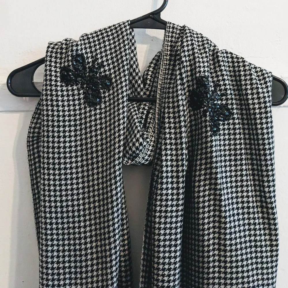 JANAVI Houndstooth Butterfly Merino Wool Blanket Scarf